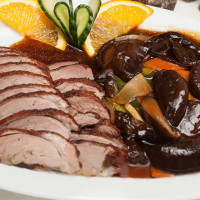 Pato con salsa bambú y setas  Chinas