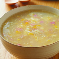 Sopa de fideo con pollo